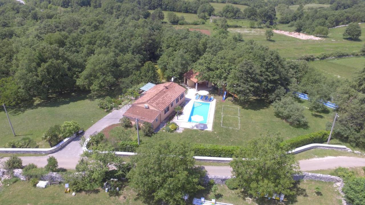 Villa Fragola - Holiday House With Large Garden Tinjan Экстерьер фото