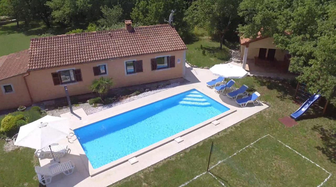 Villa Fragola - Holiday House With Large Garden Tinjan Экстерьер фото