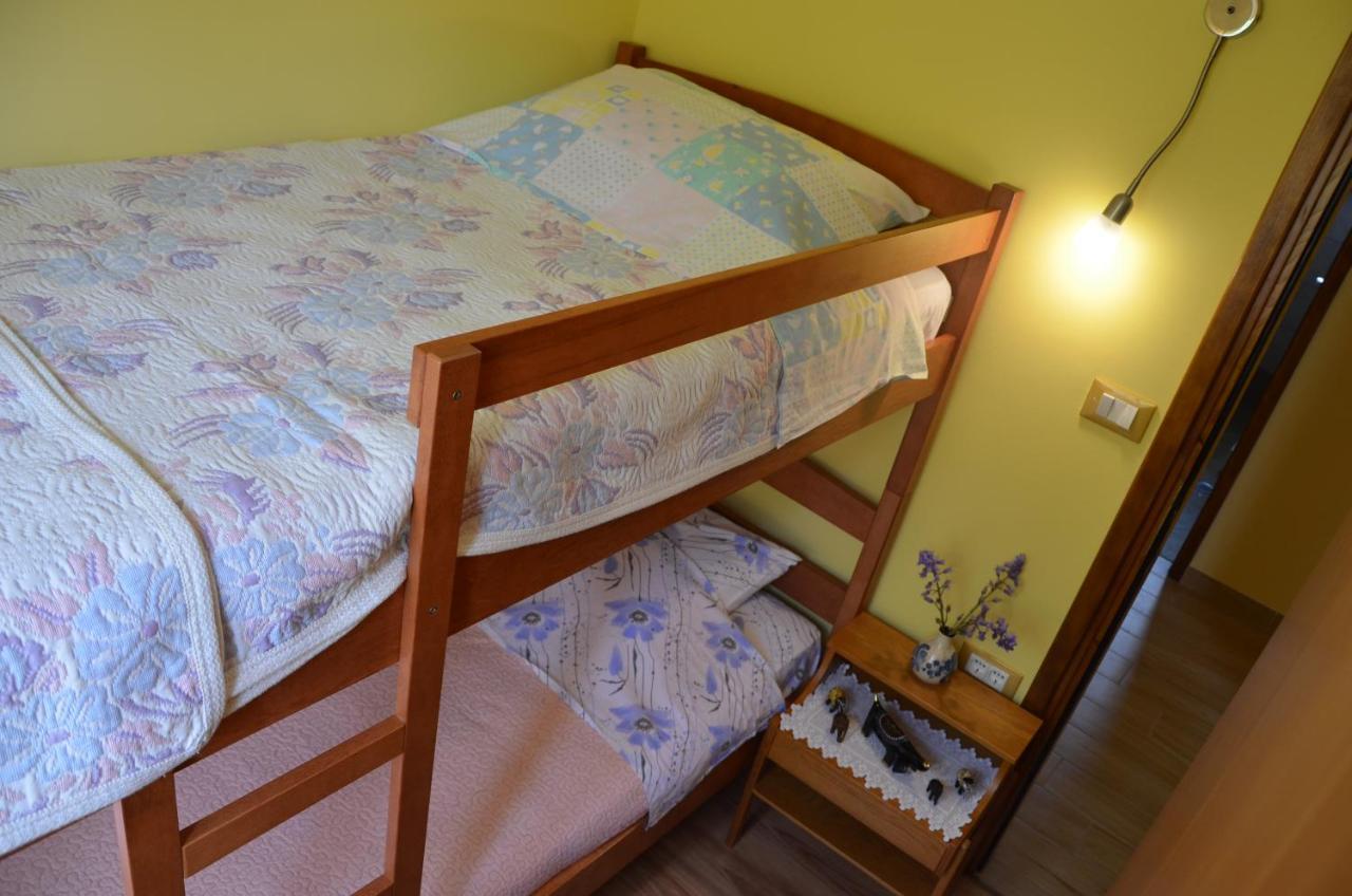 Villa Fragola - Holiday House With Large Garden Tinjan Экстерьер фото