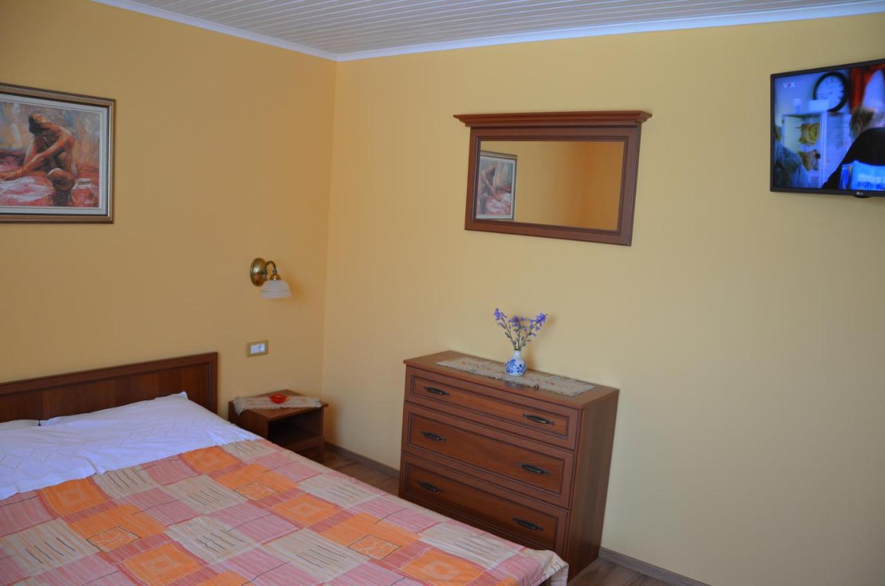 Villa Fragola - Holiday House With Large Garden Tinjan Экстерьер фото