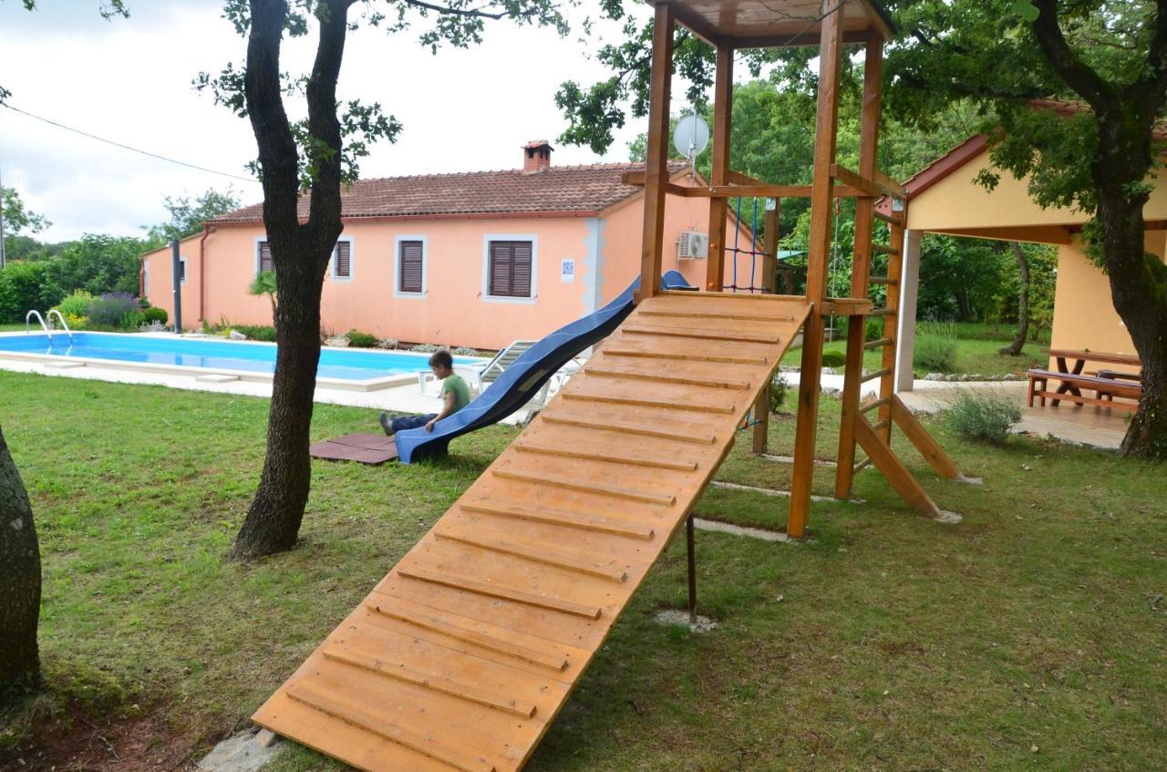 Villa Fragola - Holiday House With Large Garden Tinjan Экстерьер фото